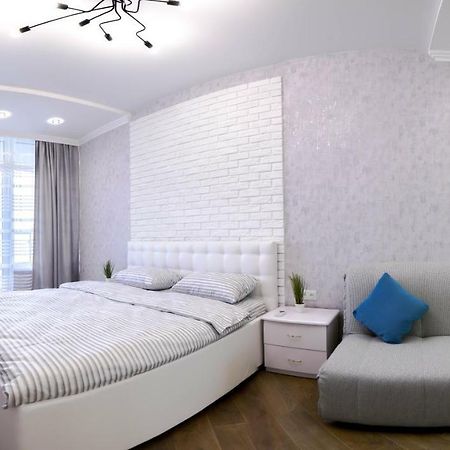 Skyview Apartments Odesa Exterior photo