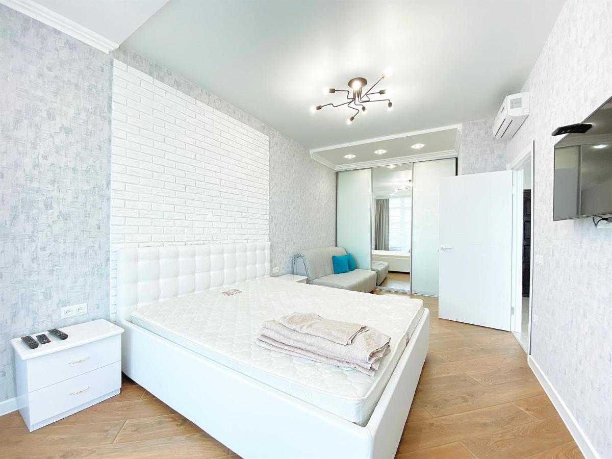 Skyview Apartments Odesa Exterior photo